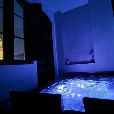 Campanas De La Catedral Jacuzzi Lägenhet Burgo