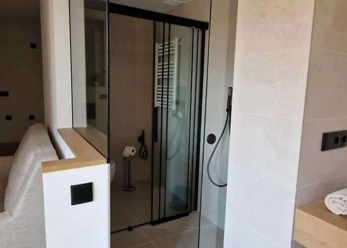 Campanas De La Catedral Jacuzzi * Burgo