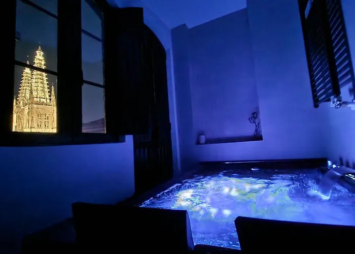 Campanas De La Catedral Jacuzzi アパート Burgo