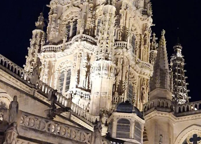 Campanas De La Catedral Jacuzzi * Burgo